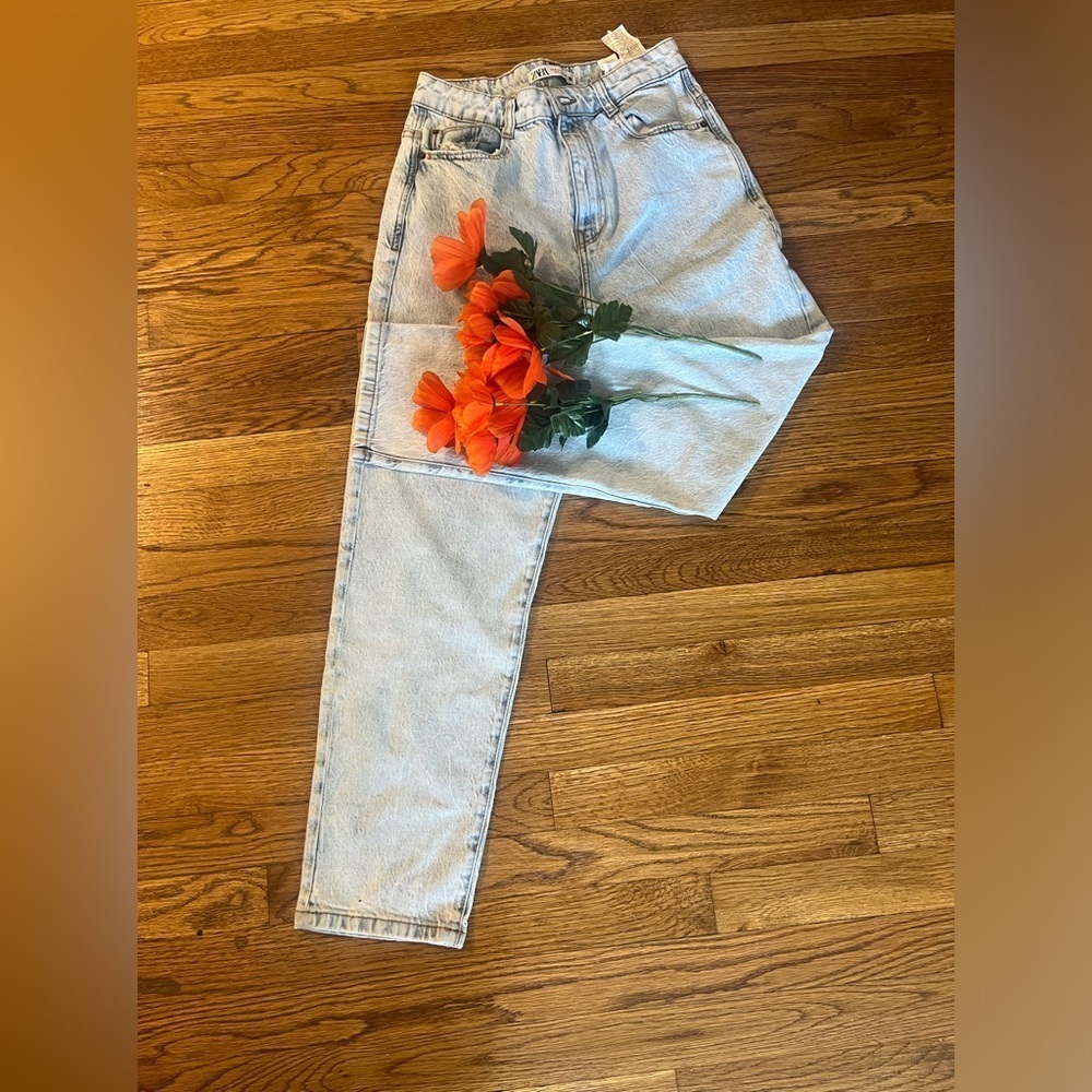 Zara Women’s Straight Jeans - Picture 4 of 5